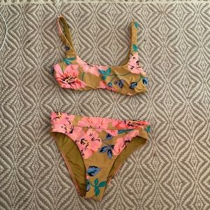 Floral print Billabong two piece set bikini